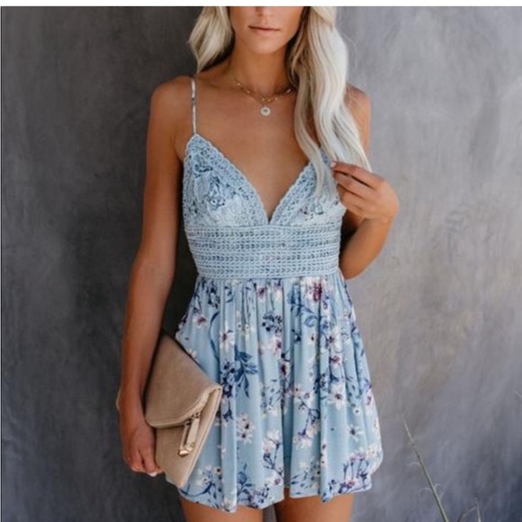 Vici Petal Power Floral Crochet Tie Back Romper Size Large - Picture 1 of 3